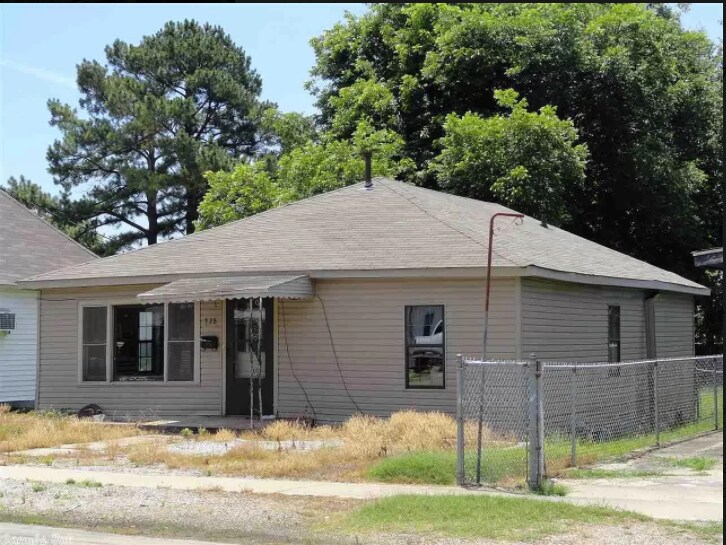 528 E Lake St, Paragould, AR 72450 House Rental in Paragould, AR