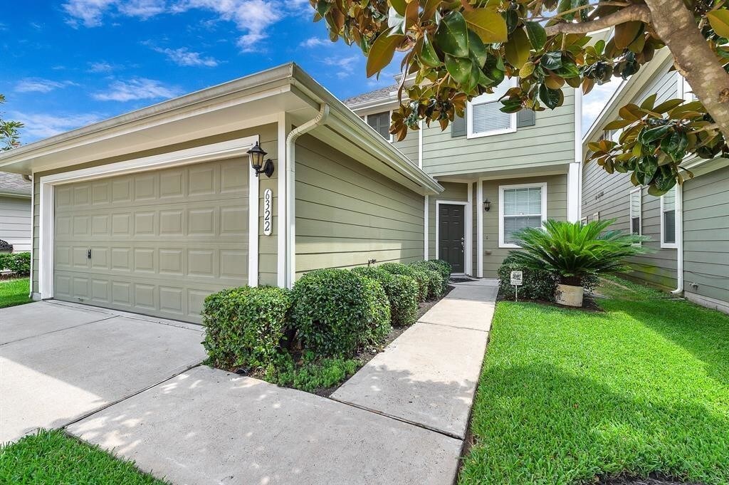Foto principal - 6322 Wilshire Lakes