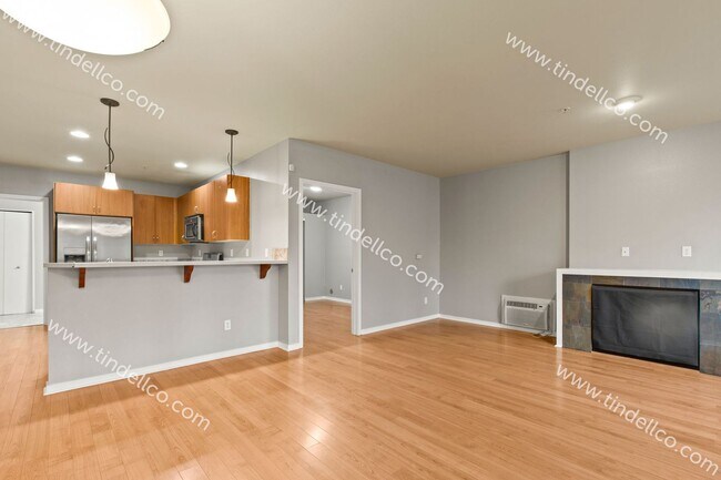 Foto del edificio - Luxurious 1BR/1BA Condo in Matthew Frank Community - Your Ideal Urban Retreat! (W/S/G included)