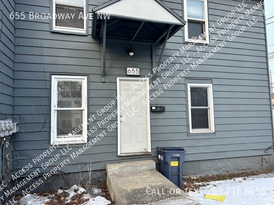 Primary Photo - 655 Broadway Ave NW