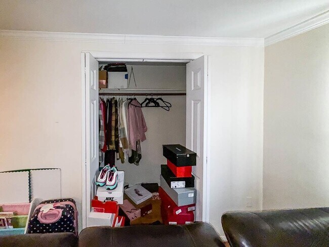 Foto del edificio - 57 Suburbia Ct