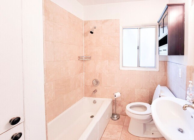 Foto del edificio - 3740 Dover Pl
