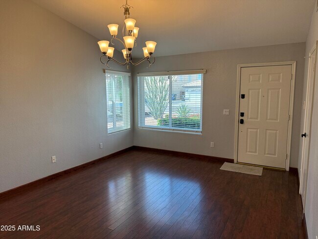 Foto del edificio - 4629 E Lavender Ln