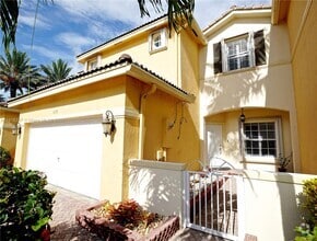 Building Photo - 5536 NW 113th Pl