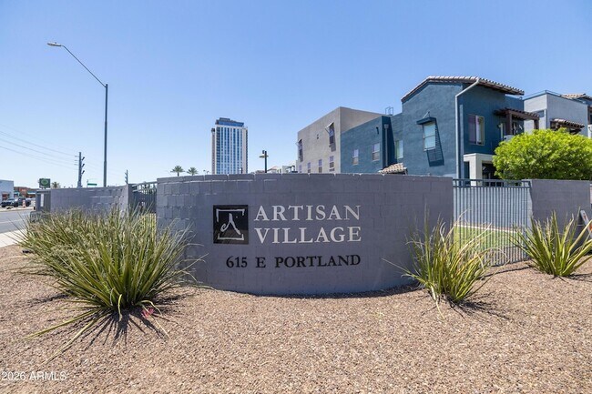 Foto del edificio - 615 E Portland St