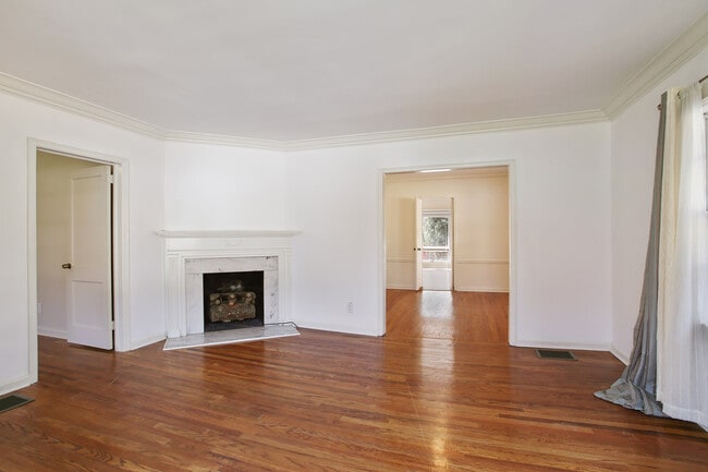 Building Photo - Price Improvement!!!! CLOSE TO SPELMAN, CL...