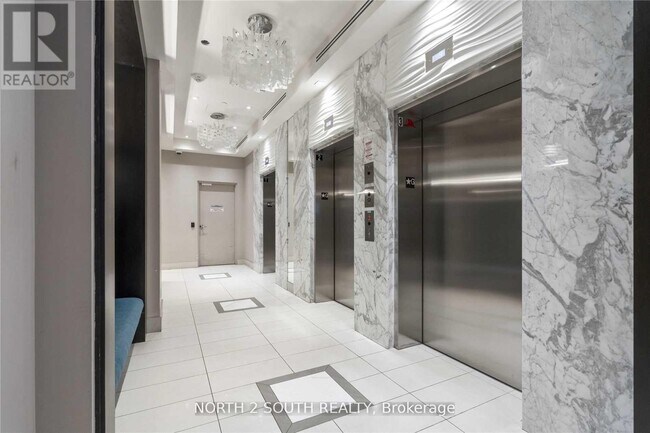 Photo du bâtiment - 9608-9608 Yonge St