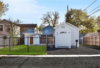 Building Photo - 520 W 15th St