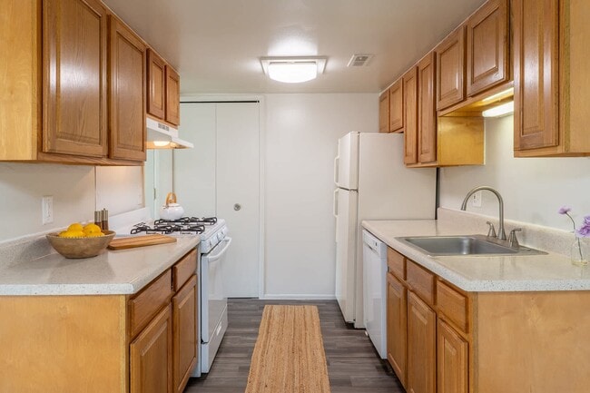 Interior Photo - Glencoe Hills