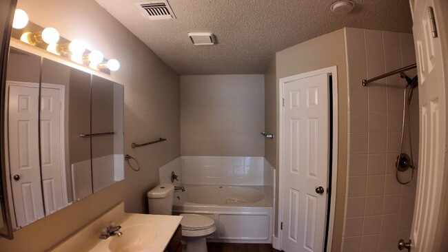 Foto del edificio - 7503 Longing Trail