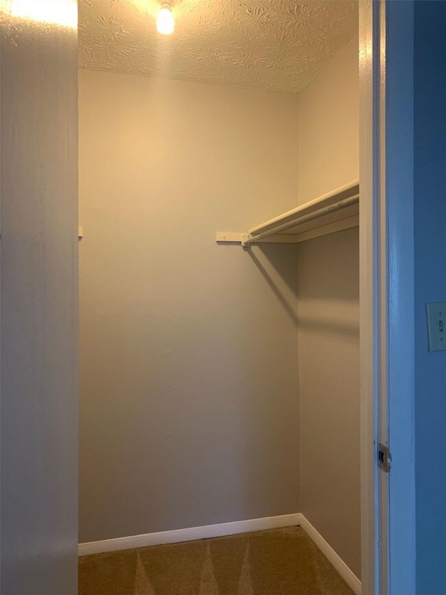 Foto del edificio - 6550 Murray Avenue - 4