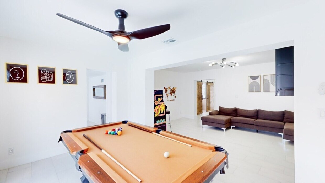 Foto principal - 6630 Cody St