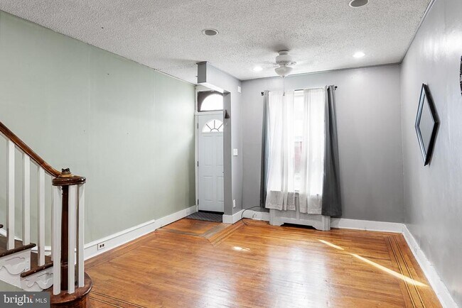 Foto del edificio - 817 Winton St