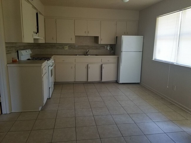 Foto del edificio - 1309 Plummer St