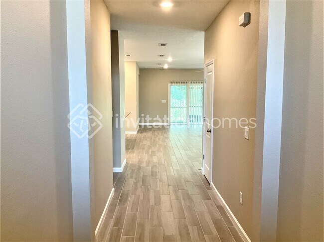Building Photo - 6253 Bluff Ave