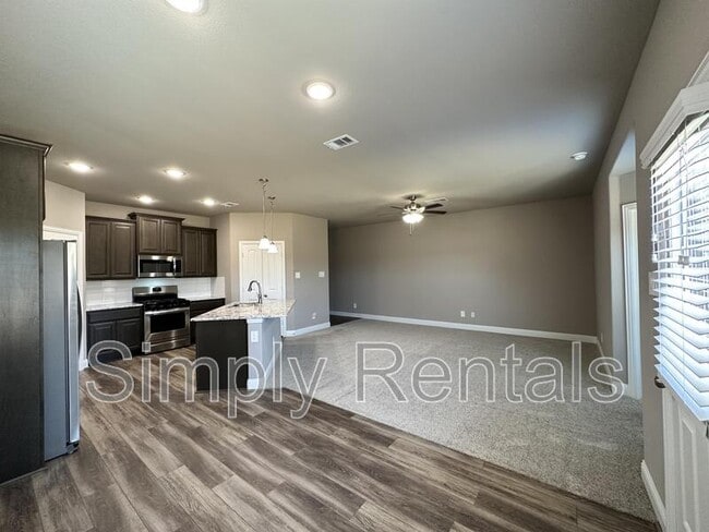 Building Photo - Ashwood Dr 7817