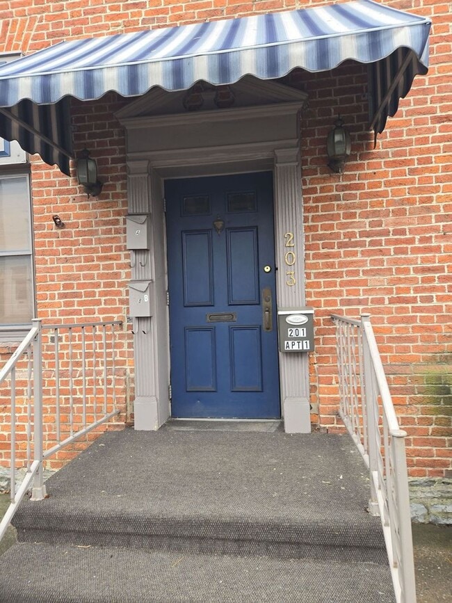 Foto del edificio - 203 Lincoln Way E