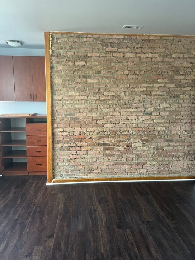 Foto del edificio - 1423 E 68th St