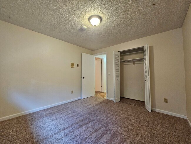 Foto del edificio - Spacious Condo on the South Hill