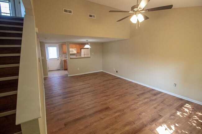 Foto del edificio - 5305-5307 Currituck Ln
