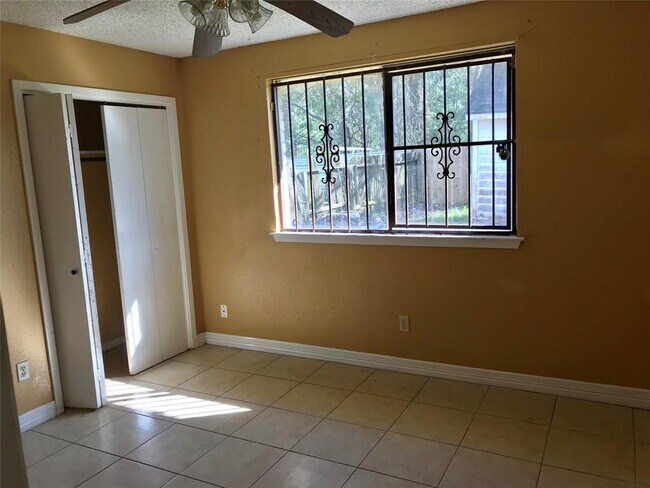 Building Photo - 11602 Crystalwood Dr