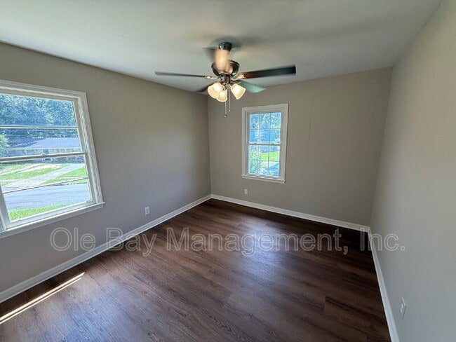 Foto del edificio - 253 Vanderbilt Dr