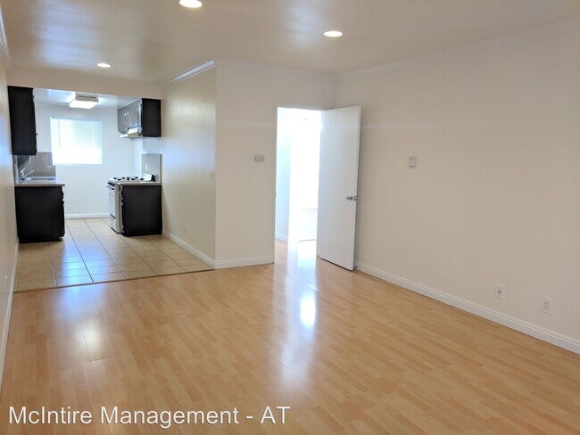 Foto del edificio - 1332 E Broadway