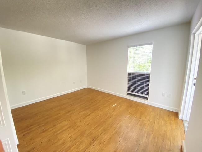 Building Photo - 701 SW 75th St