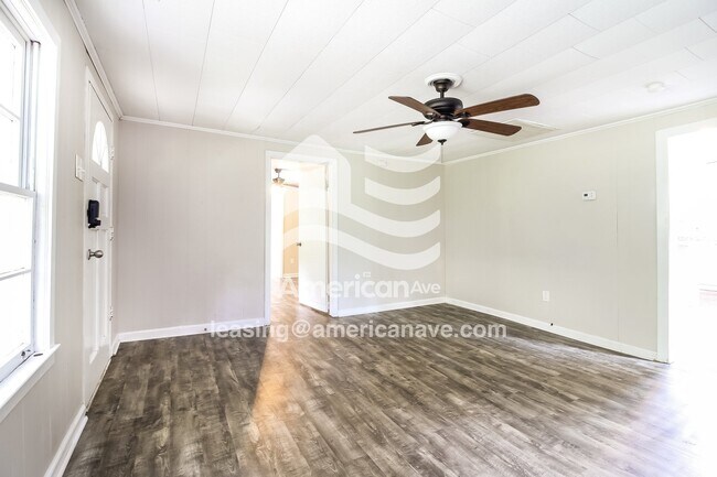 Building Photo - 1711 Holliday Dam Rd