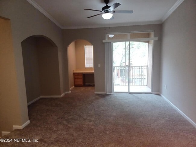 Foto del edificio - 10075 Gate Pkwy N