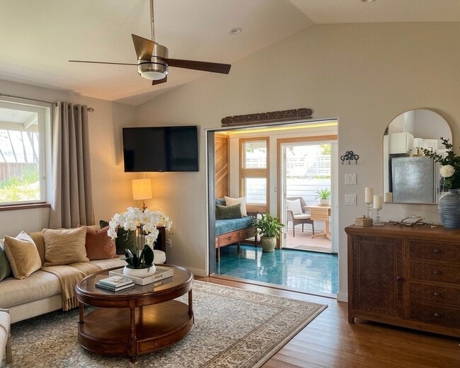 Building Photo - 592 Laie Dr