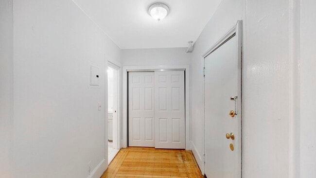 Building Photo - 205 Beacon St