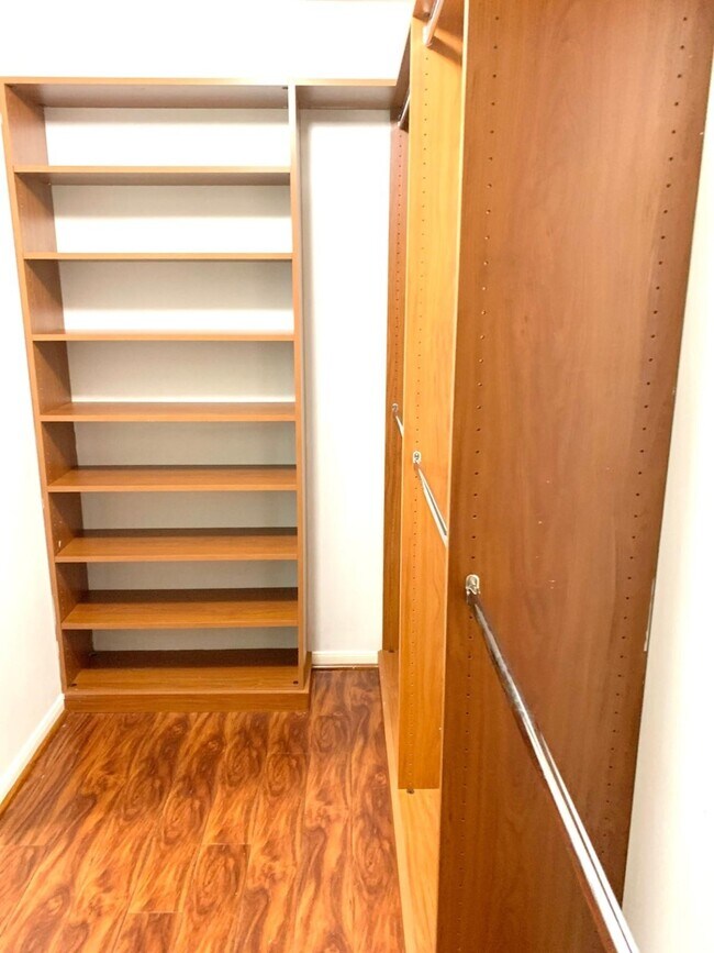 Foto del edificio - 16523 Terrace Hollow Ln