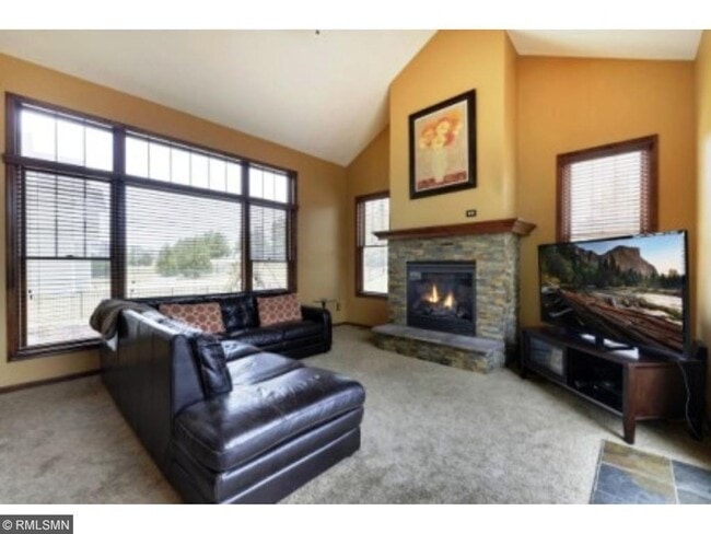 Building Photo - Woodbury, Stylish & Spacious Home Near Sho...