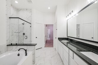 Building Photo - 1547 Cathedral Bend Drive