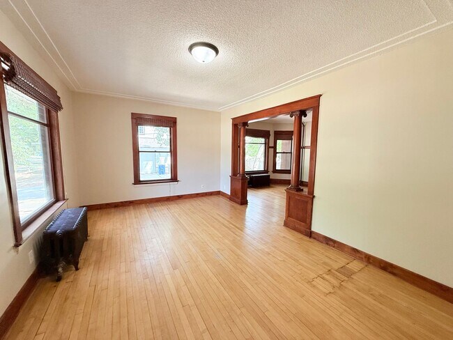 Foto del edificio - 4 Bedroom House Moorhead- AVAILABLE NOW!!