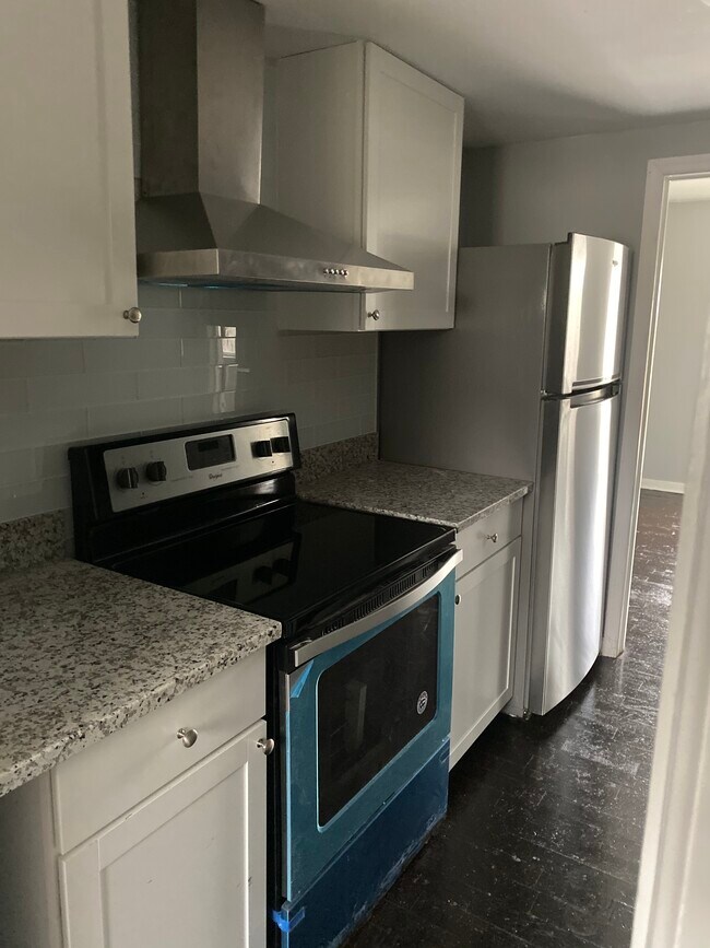 Stainless steel appliances - 1406 Mechanicsville Turnpike