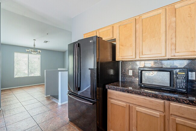 Building Photo - 2024 S. Baldwin Unit 101