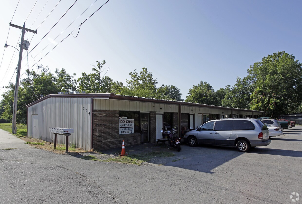 Foto principal - 509 W Locust St