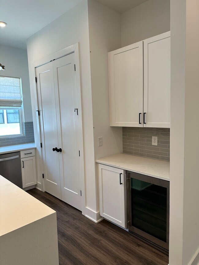 Foto del edificio - 1253 Wright Ln SE