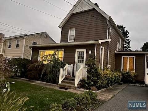 Primary Photo - 393 Ringwood Ave