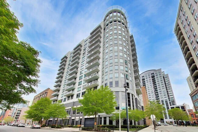 Foto del edificio - 421 W Huron St