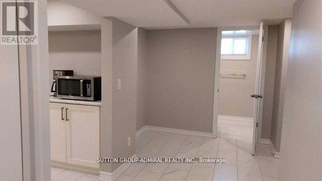 Photo du bâtiment - 854 Moretta Ave