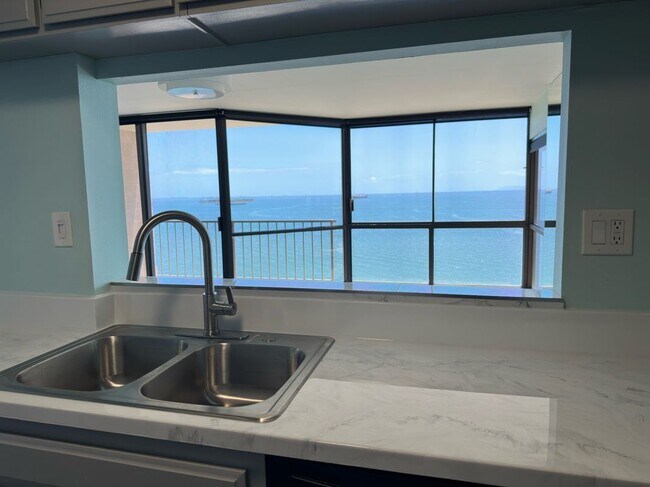 Foto del edificio - 1750 E Ocean Blvd