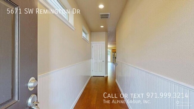 Building Photo - 5671 SW Remington Dr