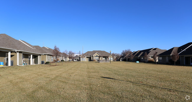 Building Photo - The Villas at Ridge Pointe