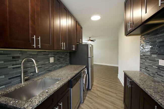 Foto del edificio - 733 Judson Ave