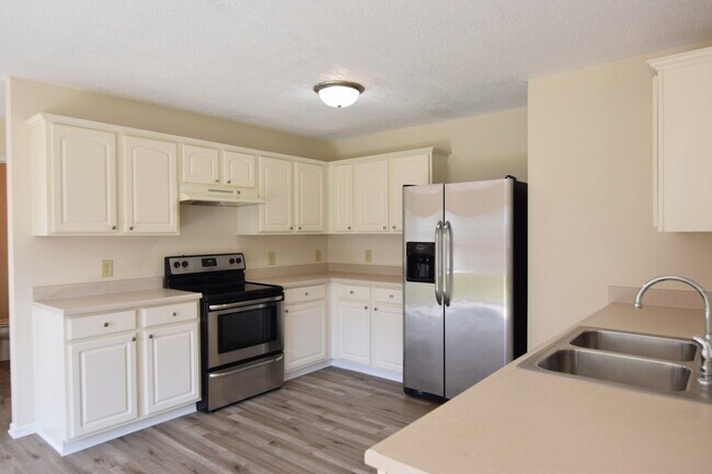 Foto del edificio - 8062 S Midsummer Blvd