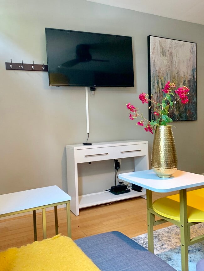 Televisor Roku de 50&quot; - 2227 10th St NW