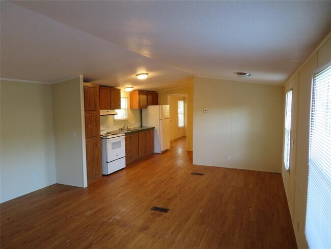 Building Photo - 417 W Mink St